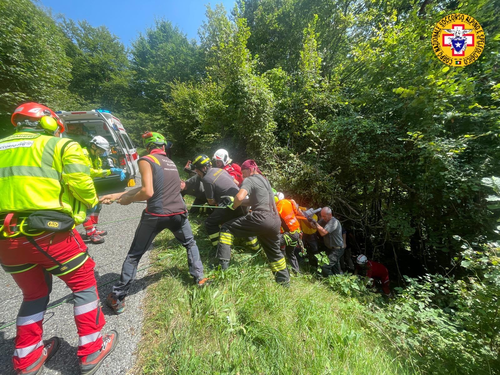 Forte distorsione alla caviglia durante la discesa, escursionista soccorso in quota